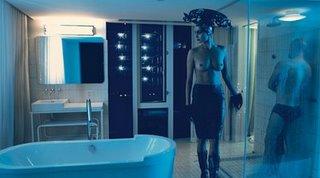 You treat me like a dog, get me down on my knees You treat me like a dog, get me down on my knees