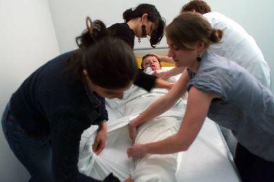 Autisme : les parents jugent le packing Début du packing d'Alexis.