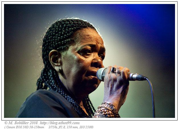 Cesária Évora, concert au village Tropical, Grand Saconnex, Genève, Suisse Cesária Évora, concert au village Tropical, Grand Saconnex, Genève, Suisse