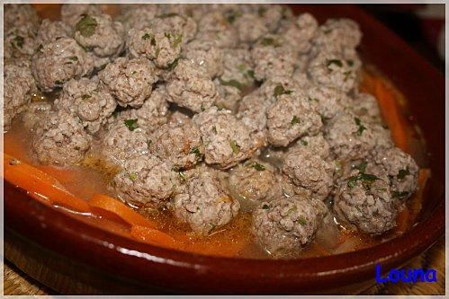 Boulettes de viande à la coriandre sur lit de tagliatelle de carotte