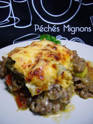 (Le) moussaka de Mary... Aubergine, Courgettes, Oeufs, Fromage, Emmental, Pécorino, Lait, Pommes de terre, Epices, Cannelle, Herbes, Origan, Légère, Facile, Alcool, Maïzena,