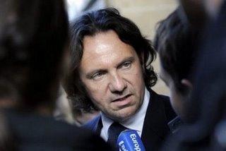 Travailler en congé maladie: Lefebvre en remet une couche Travailler en congé maladie: Lefebvre en remet une couche