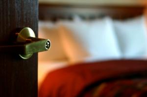 Les objets les plus surprenants laissés par des étudiants quittant leur chambre chambre (illustration)