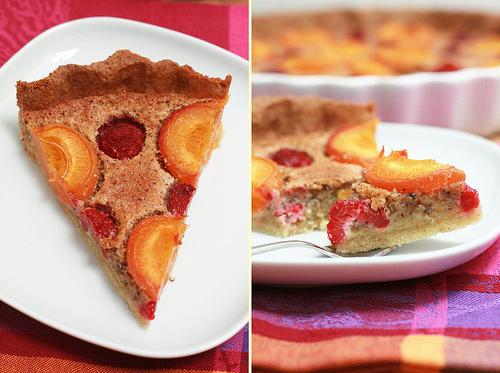 Tarte bourdaloue aux abricots & aux framboises Part de tarte abricots et framboises