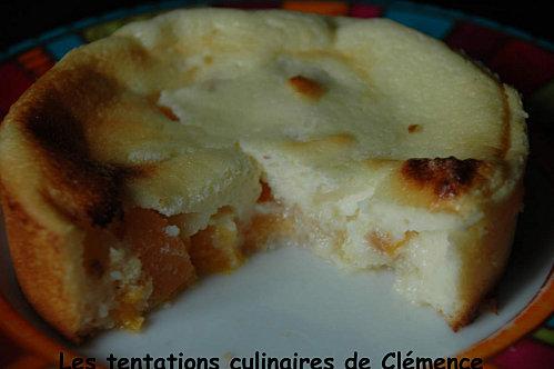 Gâteau au fromage blanc, abricots, nougat et amandes