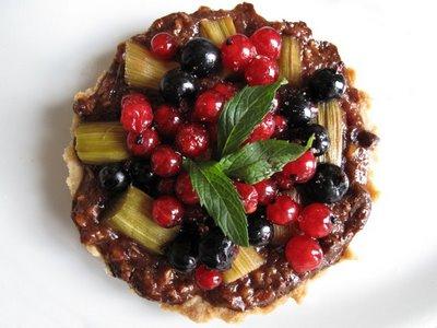 Tartelettes aux fruits rouges et à la rhubarbe Tartelettes aux fruits rouges et à la rhubarbe