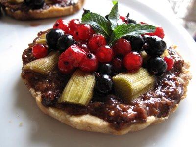 Tartelettes aux fruits rouges et à la rhubarbe Tartelettes aux fruits rouges et à la rhubarbe