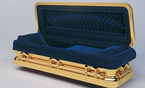 Jackson's coffin (photo Daily UK)
