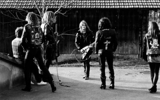 Hellhammer and mob of friends