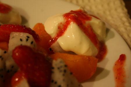 Salade de pitaya au coulis de fraises poivrées salade_de_pitaya_au_coulis_de_fraise_poivre_3