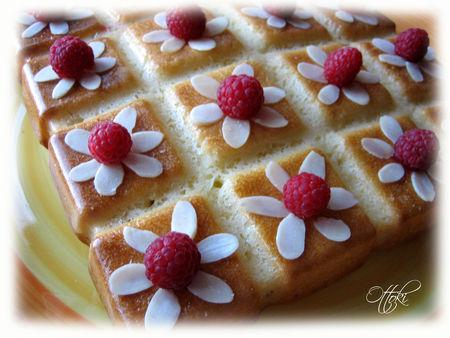 Carrés citron et petites fleurs G_teau