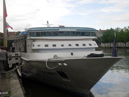 The looooove boat ♪♫ majesty