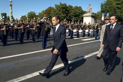 Pour le 14 juillet, Sarkozy se réconcilie avec l'armée et la presse