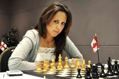 Dina Kagramanov à 4 points sur 7 © site officiel 