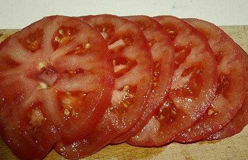 Mille-feuilles de tomates à la féta et aux concombres...ou la tomate dans tous ses états!