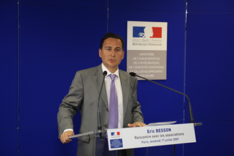 Hirsch s'impatiente, Besson fait patienter Hirsch s'impatiente, Besson fait patienter