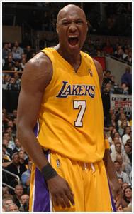 Lamar Odom re-signe enfin avec les Lakers!