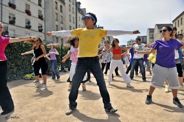 Flash Mob en hommage à Michael Jackson - Paris -