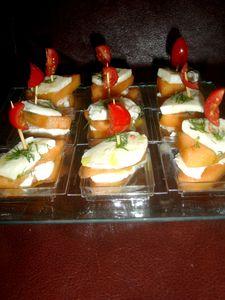 et pour finir deux trois verrines comme ca plus les gateaux! DSC01533