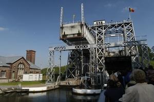 Découverte du Canal du Centre et de ses ouvrages d'art. Découverte du Canal du Centre et de ses ouvrages d'art.