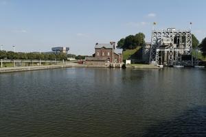 Découverte du Canal du Centre et de ses ouvrages d'art. Découverte du Canal du Centre et de ses ouvrages d'art.