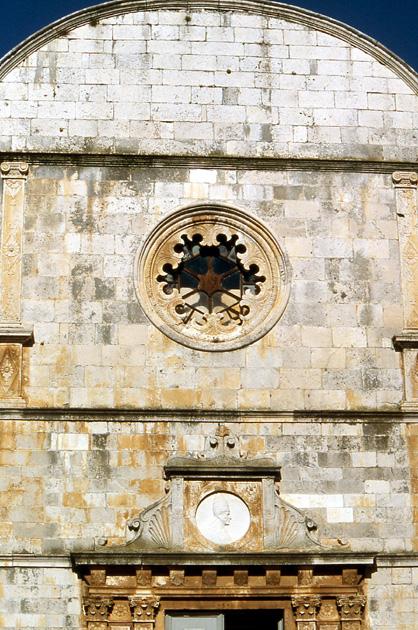 croatie-facade-eglise-de-stari-grad.1247912482.jpg