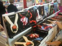 Plagiat : Meyer accusée d'avoir vampirisé un livre avec Révélation Plagiat : Meyer accusée d'avoir vampirisé un livre avec Révélation