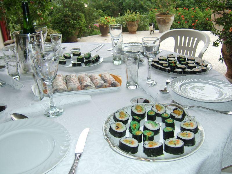 La convivialité d’un repas sushis entre amis dscf2266.jpg