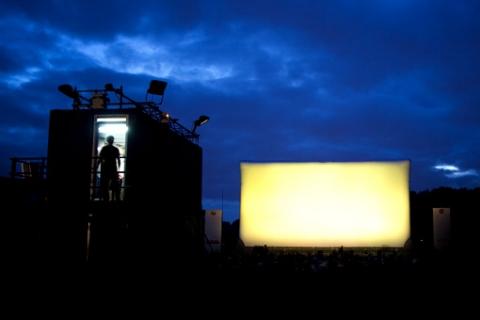 cinema-plein-air-la-villette1.jpg