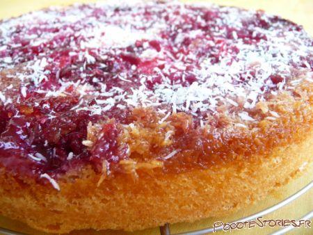 GATEAU AUX FRAMBOISES ET A LA NOIX DE COCO CARAMELISEES P1030045