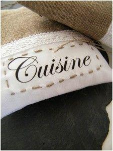 A LA PORTE...Dedans, dehorsDans la cuisine ou coté Jardin... DSCF0689