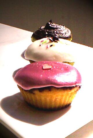 Cupcakes citron vert - pavot, chantilly framboises - pralines cupcakesversion21.jpg