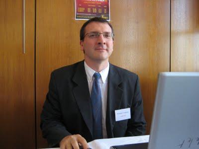 Le Tournoi de Maîtres d'échecs à Dieppe à 16h L'arbitre du Master, Emmanuel Variniac © Chess & Strategy