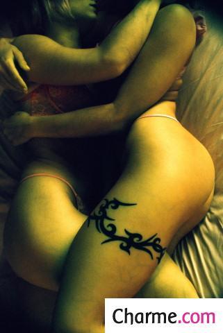 Caresses coquines sur son corps
