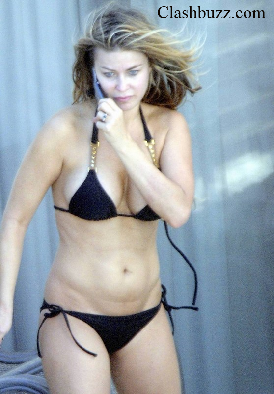 Carmen Electra - photos bikini en Grèce