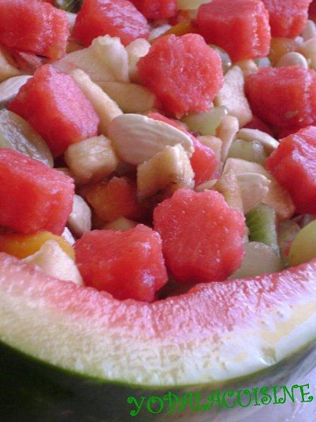 SALADE DE FRUITS JOLIE JOLIE EN COQUE DE PASTEQUE SALADE DE FRUITS JOLIE JOLIE EN COQUE DE PASTEQUE