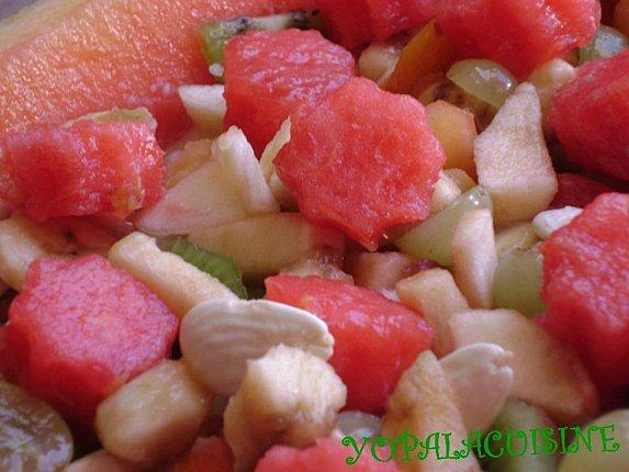 SALADE DE FRUITS JOLIE JOLIE EN COQUE DE PASTEQUE SALADE DE FRUITS JOLIE JOLIE EN COQUE DE PASTEQUE