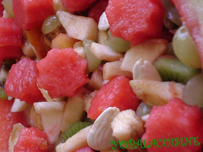 SALADE DE FRUITS JOLIE JOLIE EN COQUE DE PASTEQUE SALADE DE FRUITS JOLIE JOLIE EN COQUE DE PASTEQUE