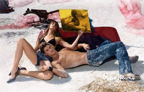 Quand...Cristiano Ronaldo prenait des poses très sexy pour une marque de Jeans !