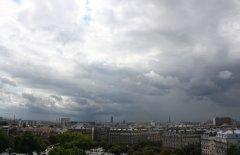 Orage en approche Orage en approche au-dessus de Paris (2)