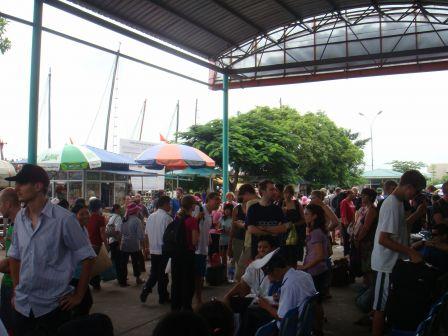 L'embarcadère d'Halong, août 2009 L'embarcadère d'Halong