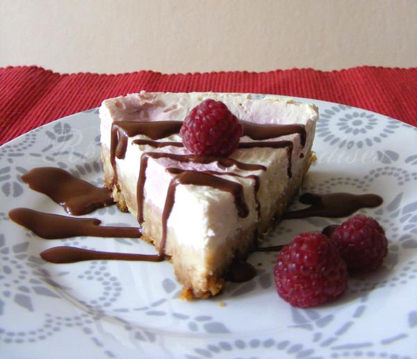 Cheesecake coco-framboises et son coulis de chocolat noir cheesecakecocoframboises.jpg