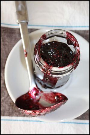 Configelée de mûres aux baies roses configel_e_de_m_res_aux_baies