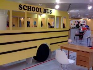 ©nicolasbrulez school bus