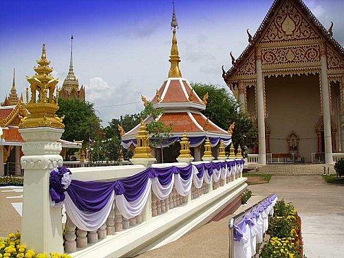 1e septembre: Inauguration Princière au Wat Phothisomphorn