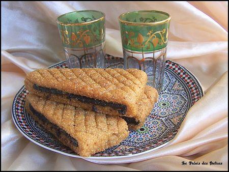 Makrouts à la grosse semoule ( en étapes ), délices miellés aux dattes Makrouts_grosse_semoule__1_