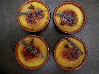 Crèmes brûlées à la lavande et à la fleur d'oranger Crèmes brûlées à la lavande et à la fleur d'oranger