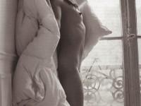 milla-jovovich-nue-entierement-completement-seins-nus-02