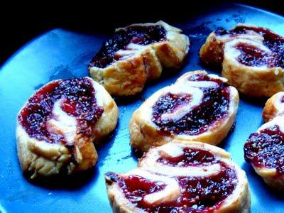 Feuilletés de Figues et Fraises au Fleurie Feuilletés de Figues et Fraises au Fleurie
