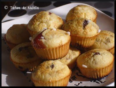 Mini muffins à la confiture de framboises et de myrtilles